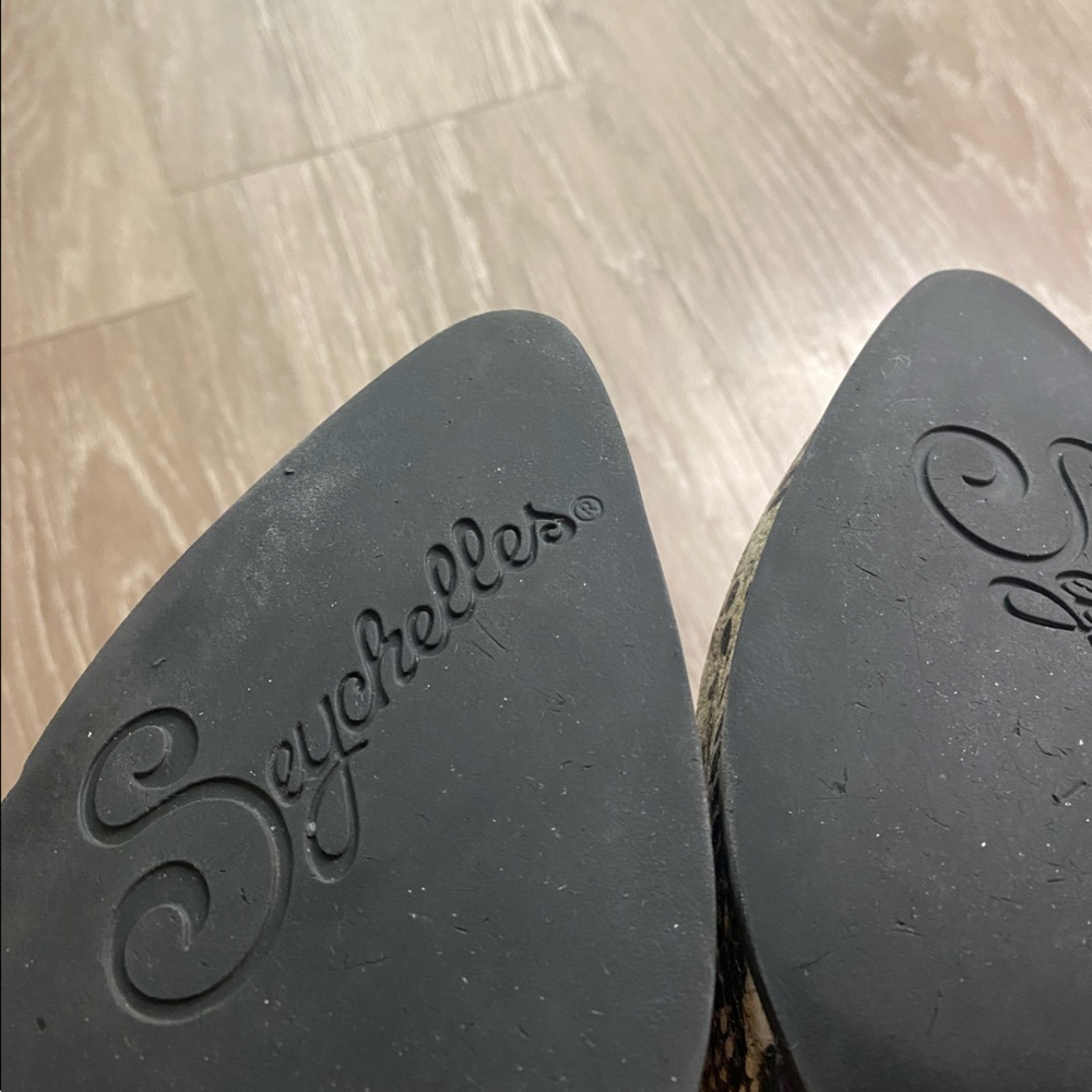 Seychelles Accordion Black And White Python Leath… - image 7